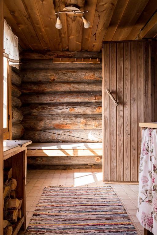 Napapiirin Jaervilomat Otel Luukonniemi Oda fotoğraf